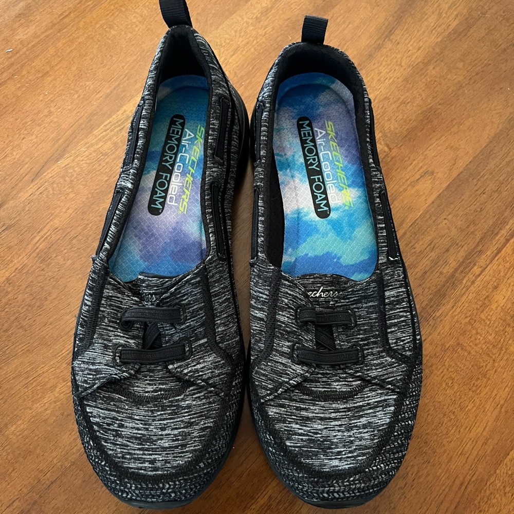 NEW Skechers Black White Gray Slip On Shoes
